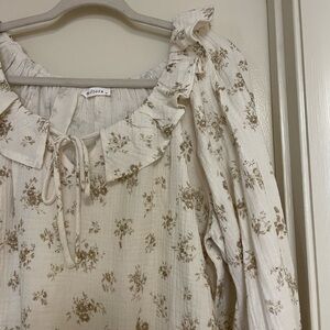 Neuflora Cream Floral Blouse